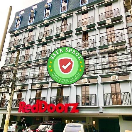 Reddoorz Plus @ Jardin Suites Guadalupe Nuevo Mandaluyong Exteriör bild
