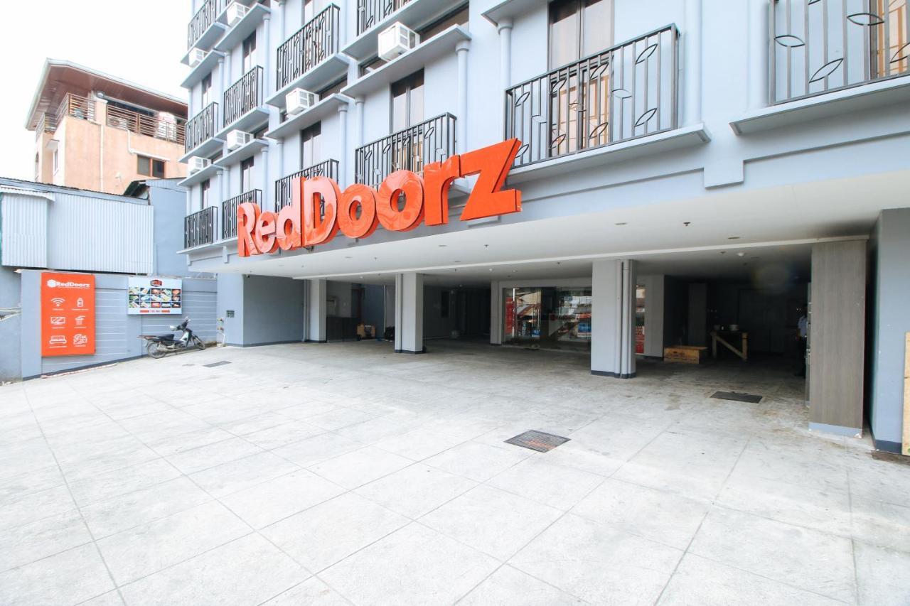 Reddoorz Plus @ Jardin Suites Guadalupe Nuevo Mandaluyong Exteriör bild