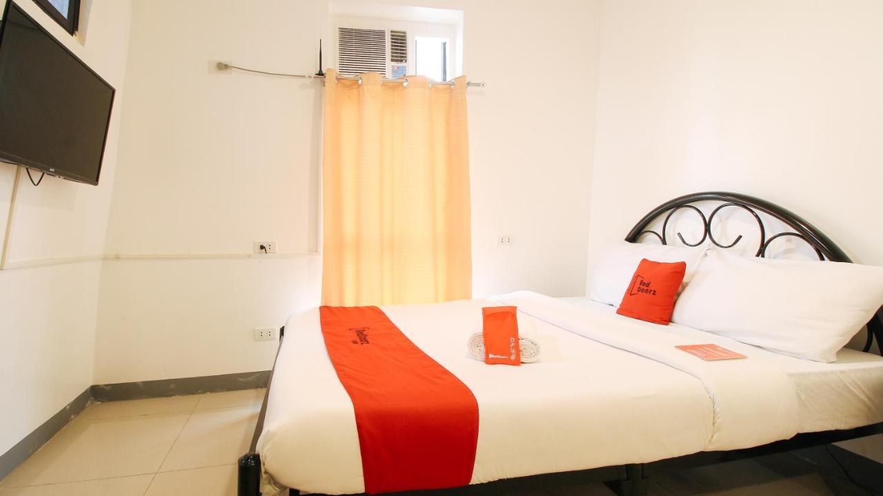 Reddoorz Plus @ Jardin Suites Guadalupe Nuevo Mandaluyong Exteriör bild