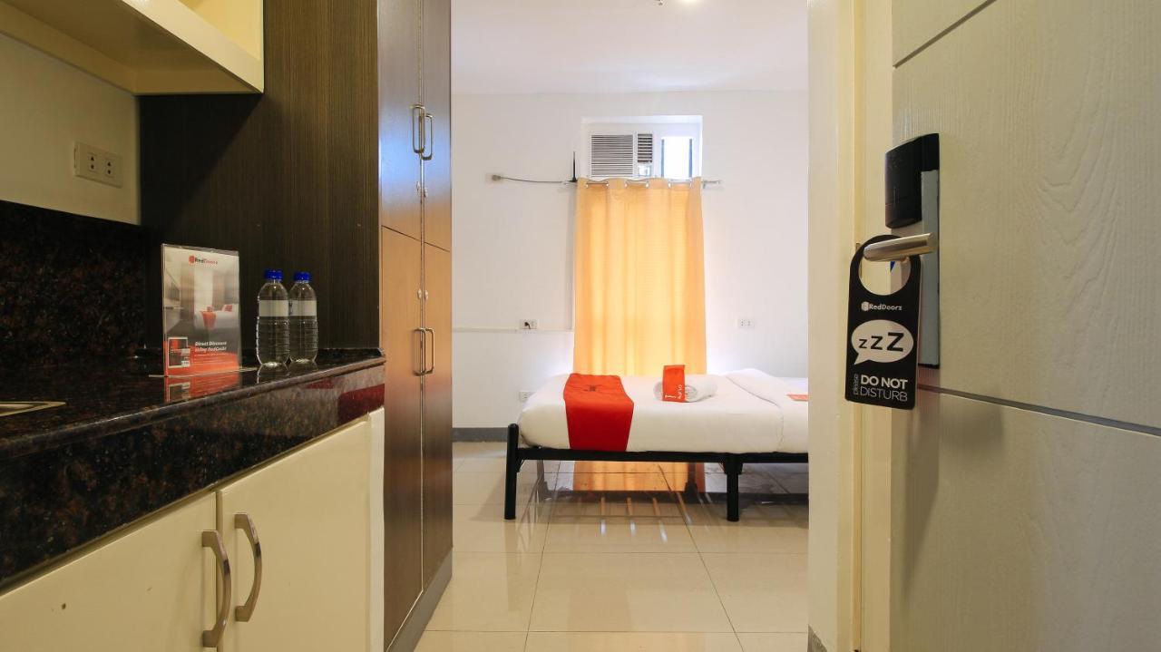Reddoorz Plus @ Jardin Suites Guadalupe Nuevo Mandaluyong Exteriör bild