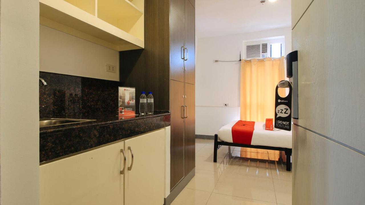 Reddoorz Plus @ Jardin Suites Guadalupe Nuevo Mandaluyong Exteriör bild