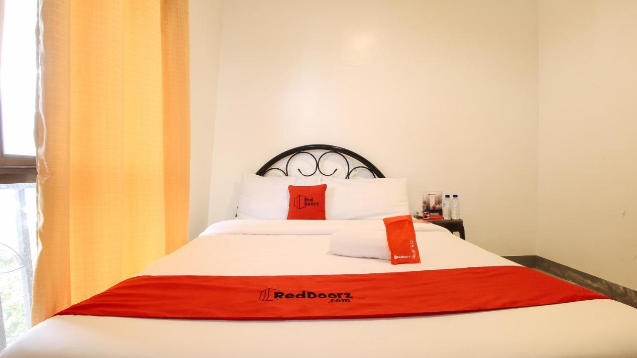Reddoorz Plus @ Jardin Suites Guadalupe Nuevo Mandaluyong Exteriör bild