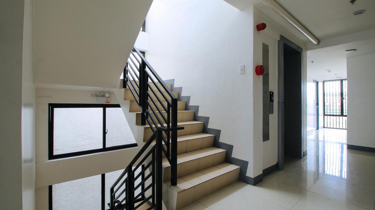 Reddoorz Plus @ Jardin Suites Guadalupe Nuevo Mandaluyong Exteriör bild