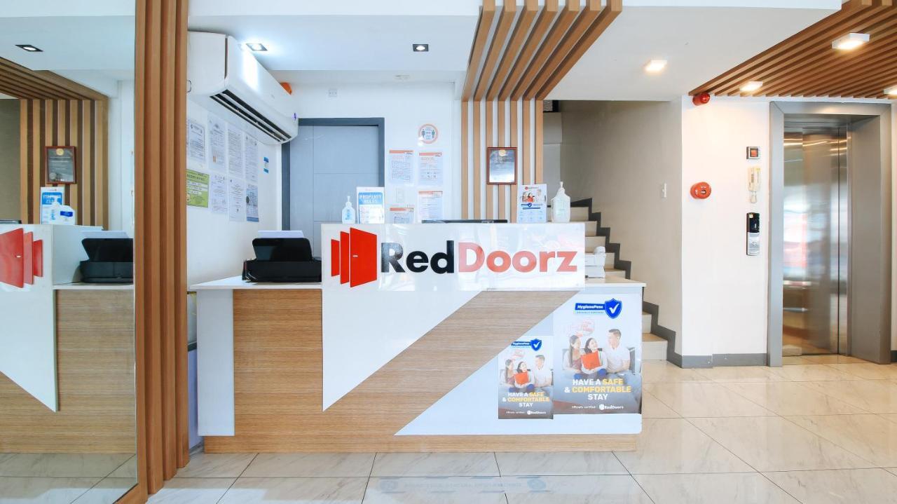 Reddoorz Plus @ Jardin Suites Guadalupe Nuevo Mandaluyong Exteriör bild